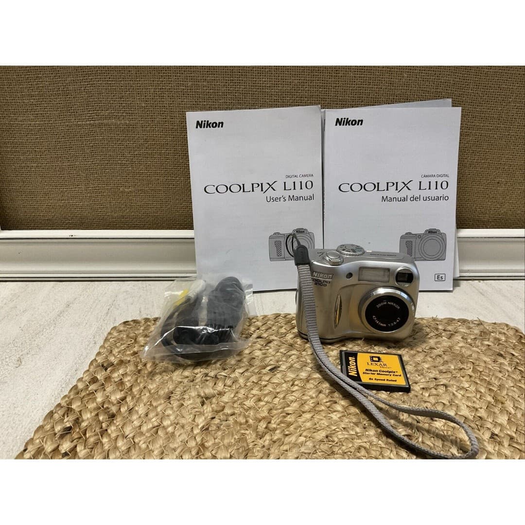 Nikon Digital Camera Coolpix 2100 2.0MP Silver Tested
