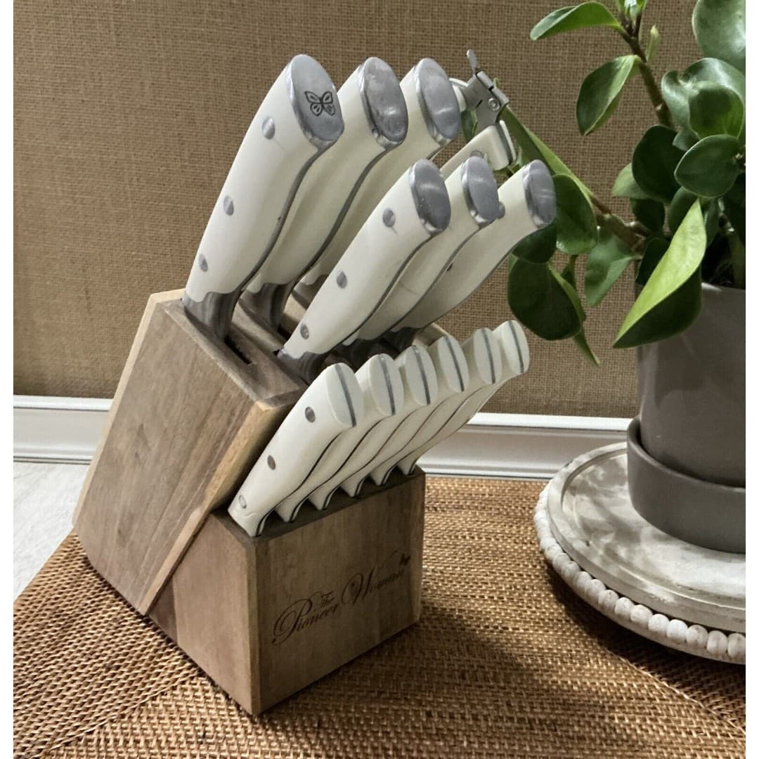 USED - The Pioneer Woman Cowboy Rustic 14-Piece Linen Ivory Cutlery Set