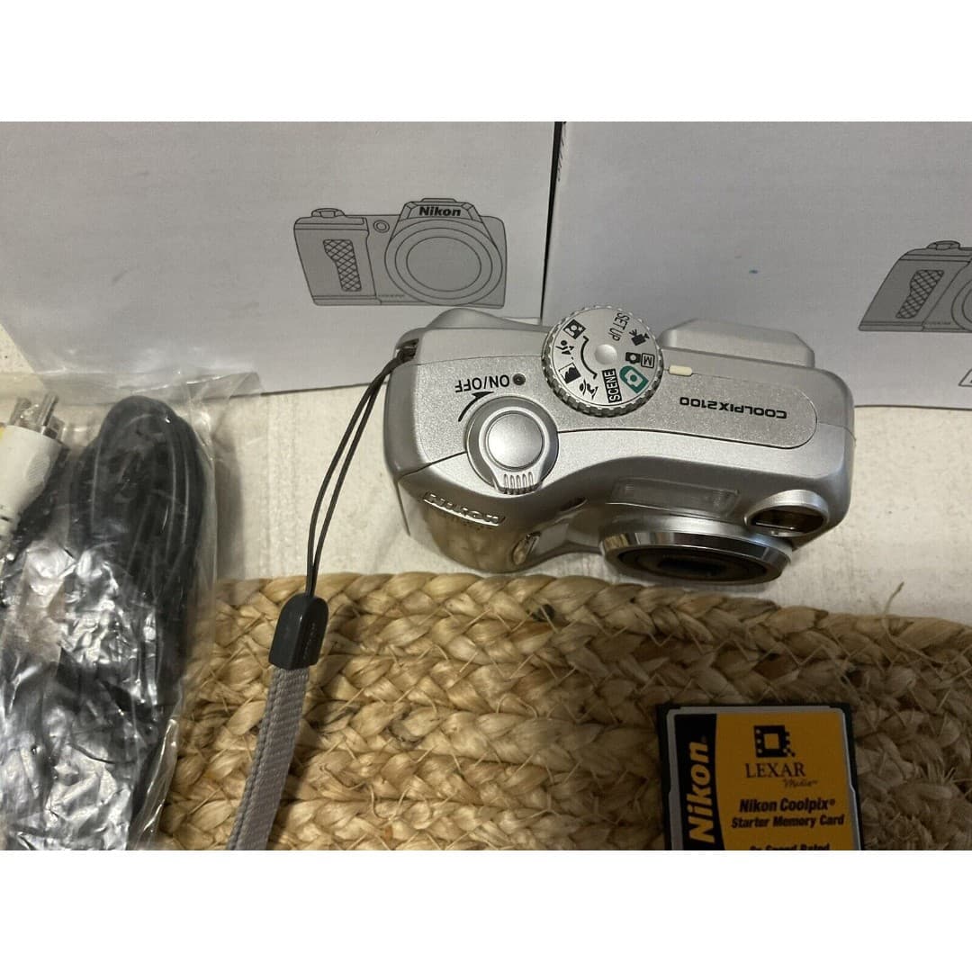 Nikon Digital Camera Coolpix 2100 2.0MP Silver Tested - Thumbnail 2
