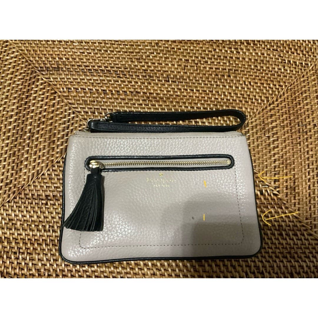 Kate Spade Tinie Chester Street Pebble Leather Wristlet Beige/w Black Handle - Thumbnail 2