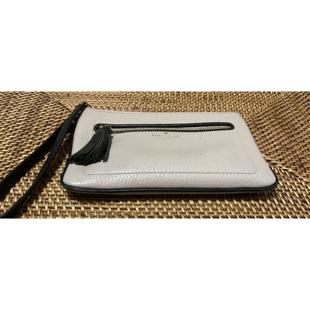Kate Spade Tinie Chester Street Pebble Leather Wristlet Beige/w Black Handle - Thumbnail 6