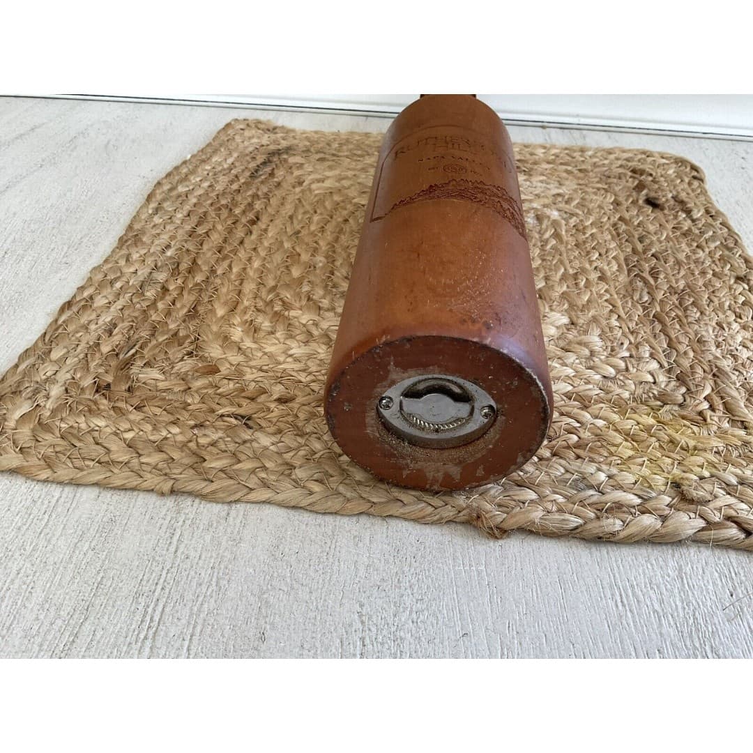Rutherford Hil Wooden Wine Bottle Pepper Mill/Grinder Napa Valley EST. 1972, USA - Thumbnail 5