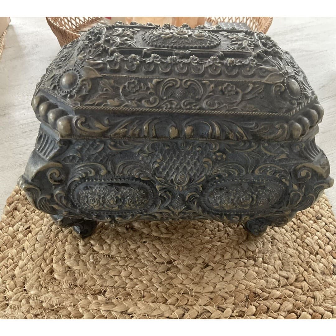 Bombay Decorative Resin Keepsake Box With Hinged Lid - Thumbnail 2