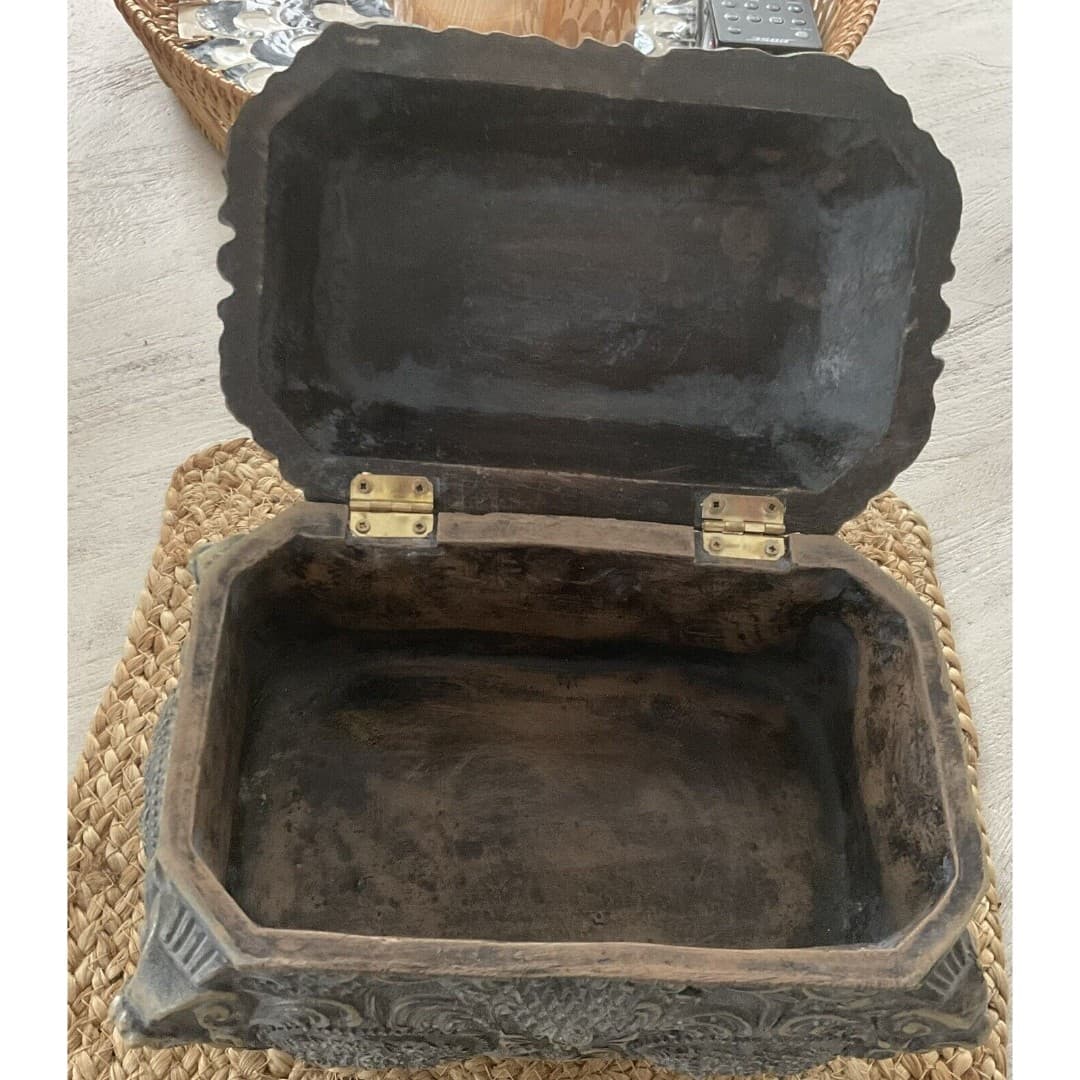 Bombay Decorative Resin Keepsake Box With Hinged Lid - Thumbnail 3