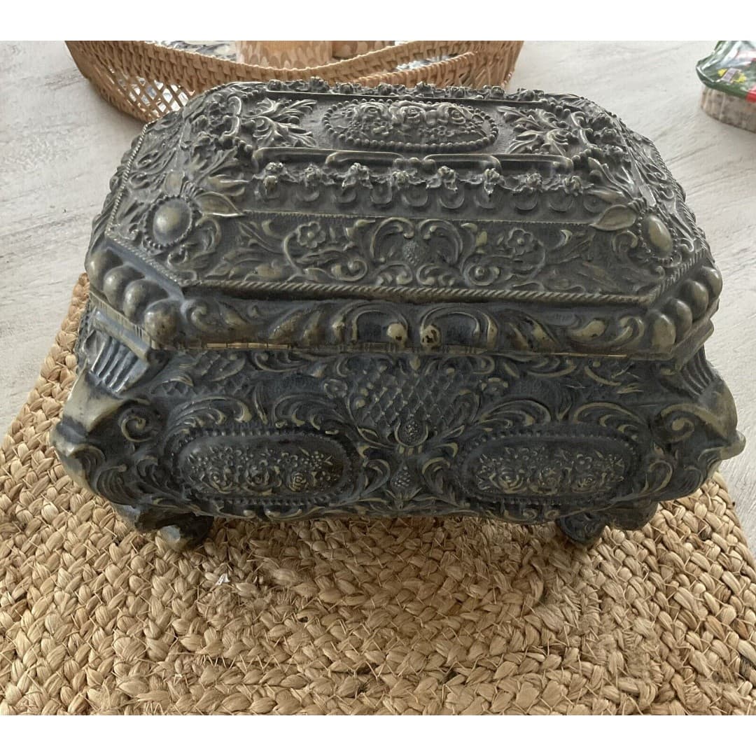 Bombay Decorative Resin Keepsake Box With Hinged Lid - Thumbnail 6