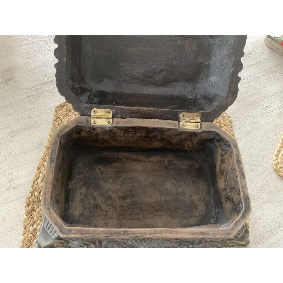 Bombay Decorative Resin Keepsake Box With Hinged Lid - Thumbnail 4