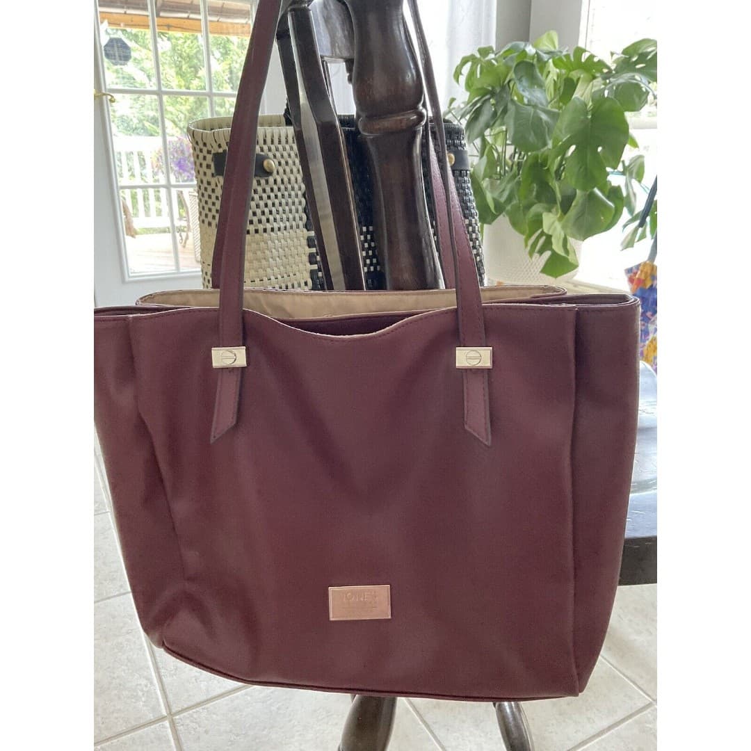 Jones New York Signature Purse Handbag Maroon W/Silver Hardware