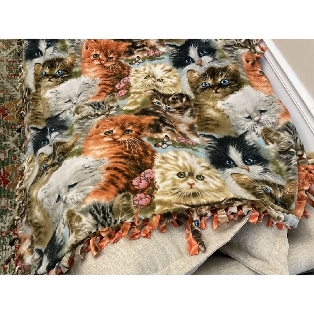 Adorable Kittens Fleece Reversible Blanket 58” X 72” - Thumbnail 3