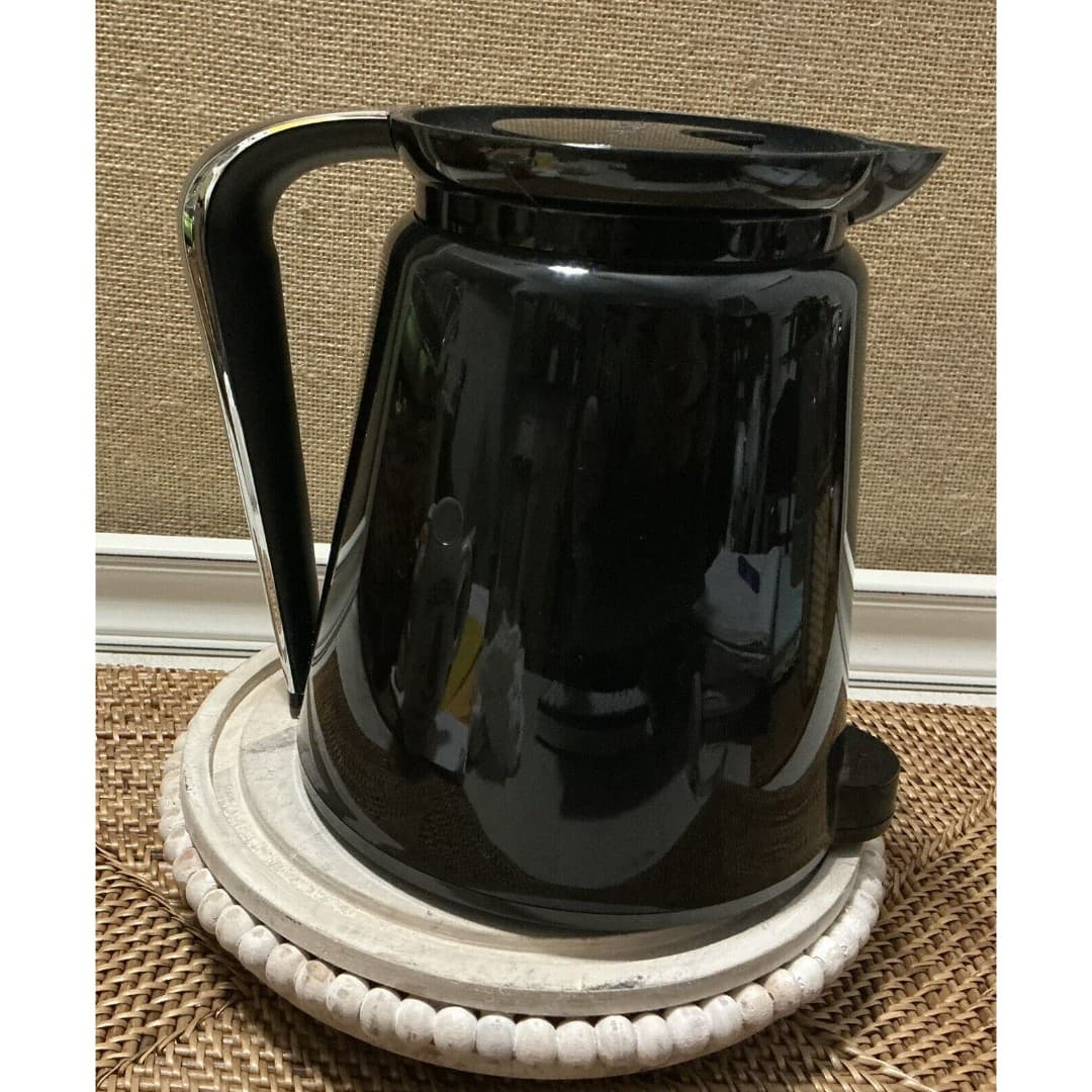 Keurig 2.0 Thermal Carafe 32oz Double-Walled, Vacuum-Insulated NEW Black Chrome - Thumbnail 6