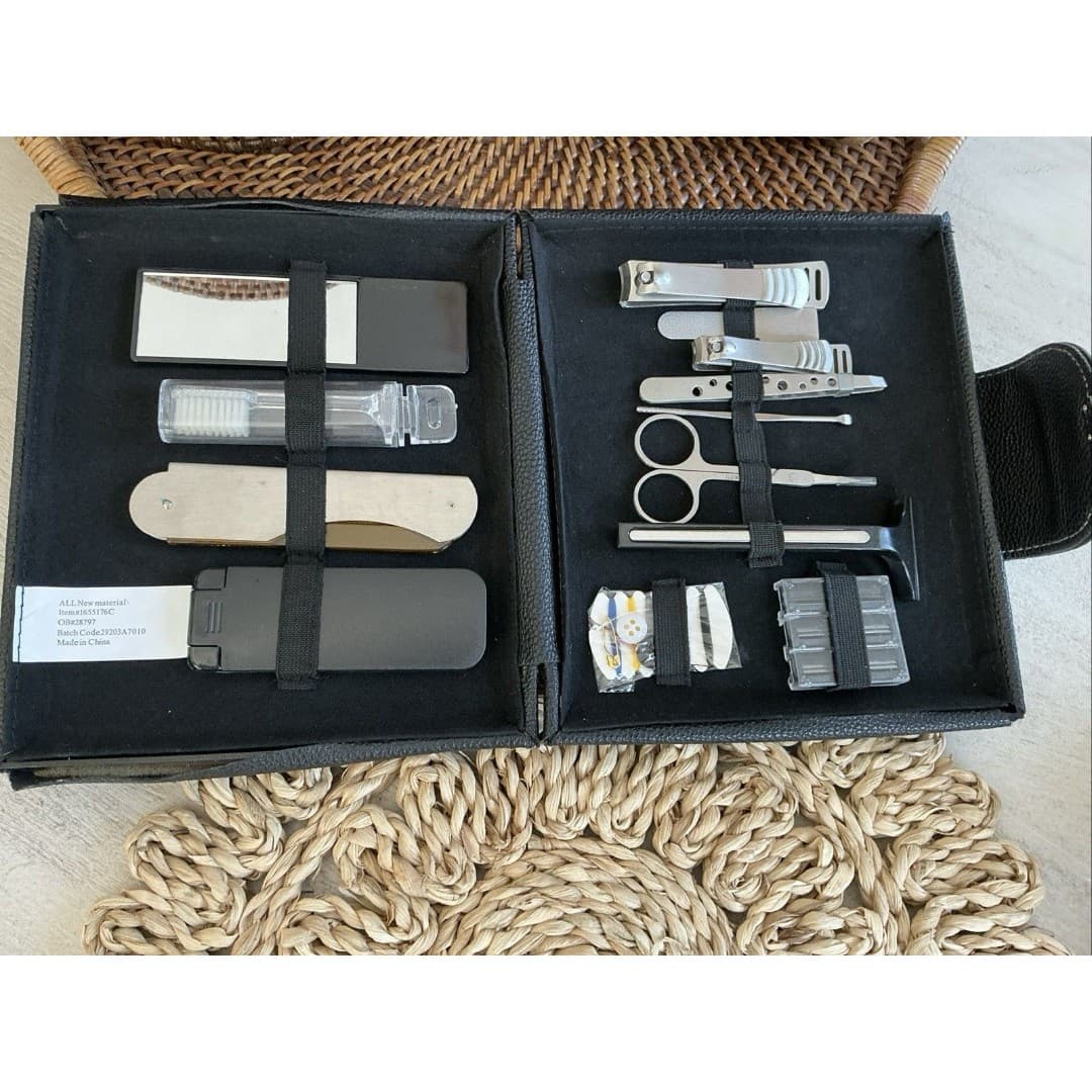 Men’s New 13pc Grooming Kit In Case