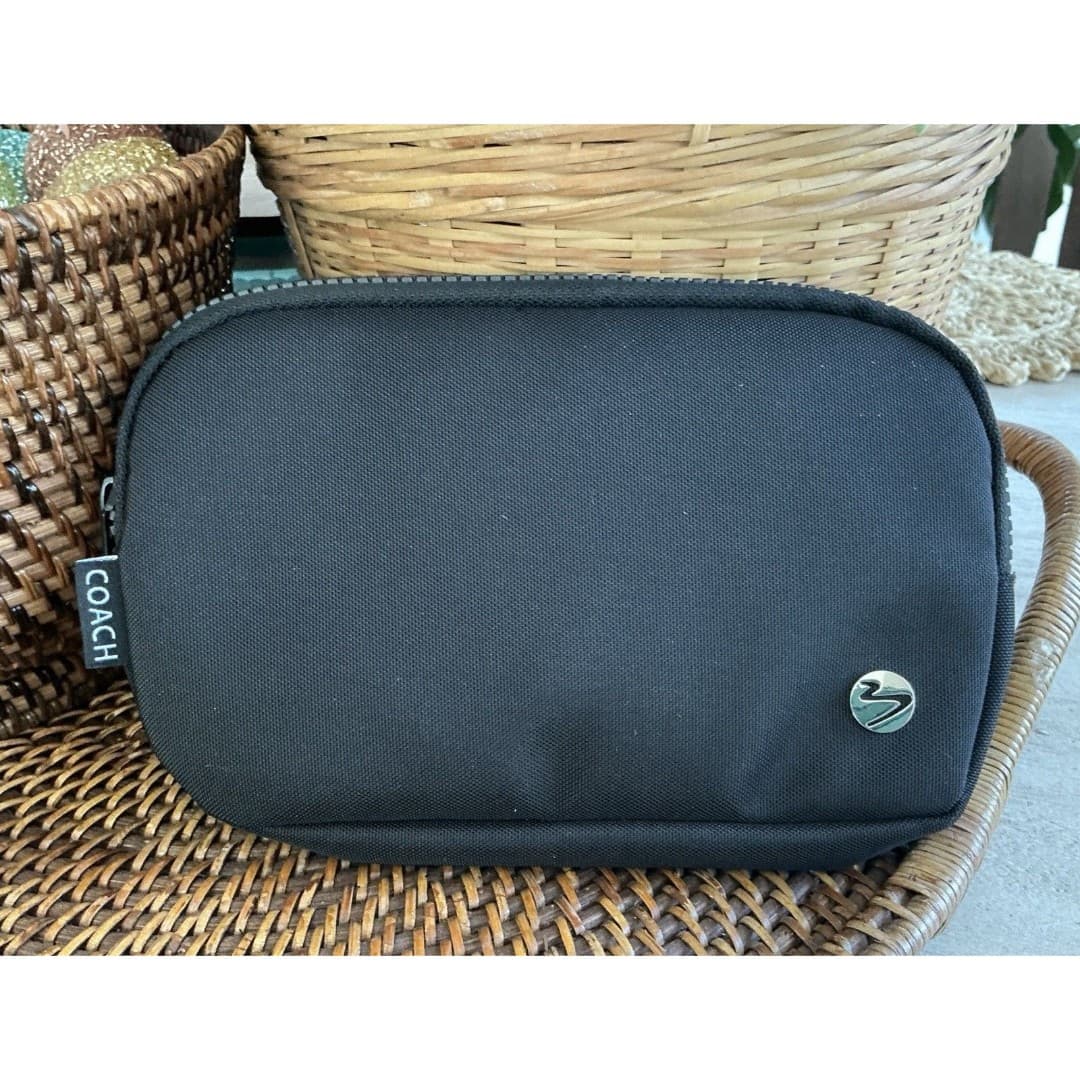 BODi Unisex Black Nylon Fanny Pack Waist Purse