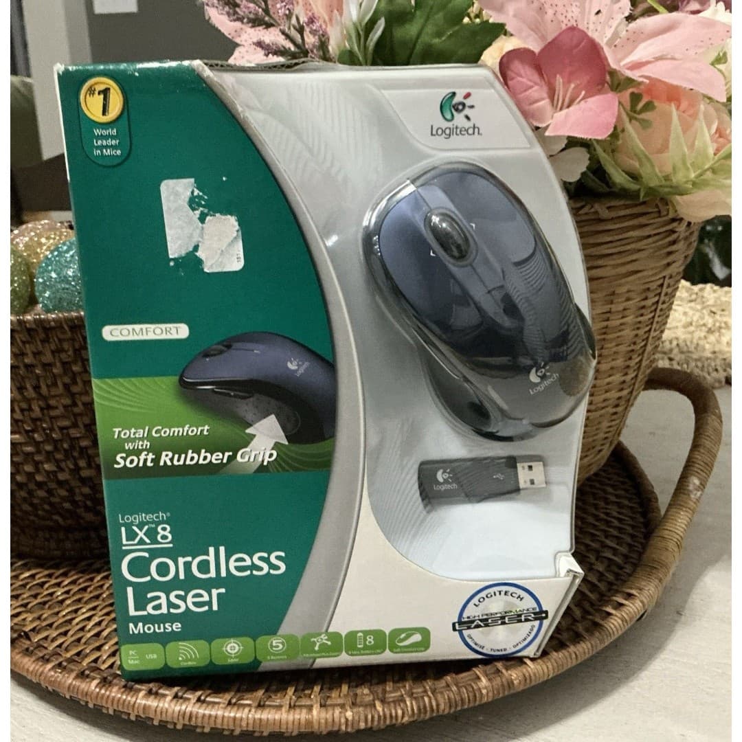 Logitech LX8 Cordless Laser Mouse USB PC/MAC Comfort Grip. (NEW IN BOX 2007)