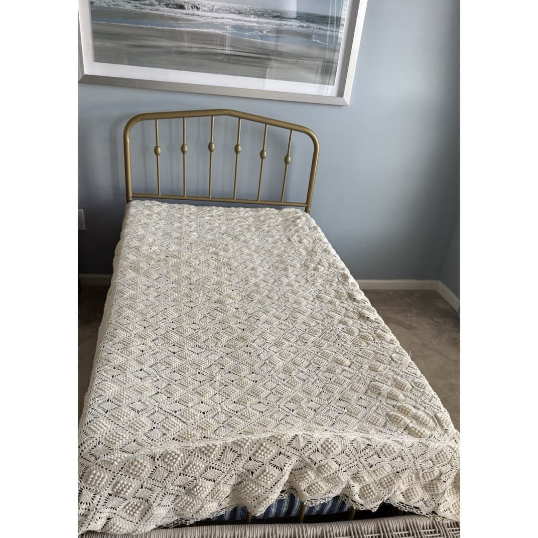 Vintage Handmade Crochet Diamond Shape Beige Coverlet Blanket 99x78 - Thumbnail 6