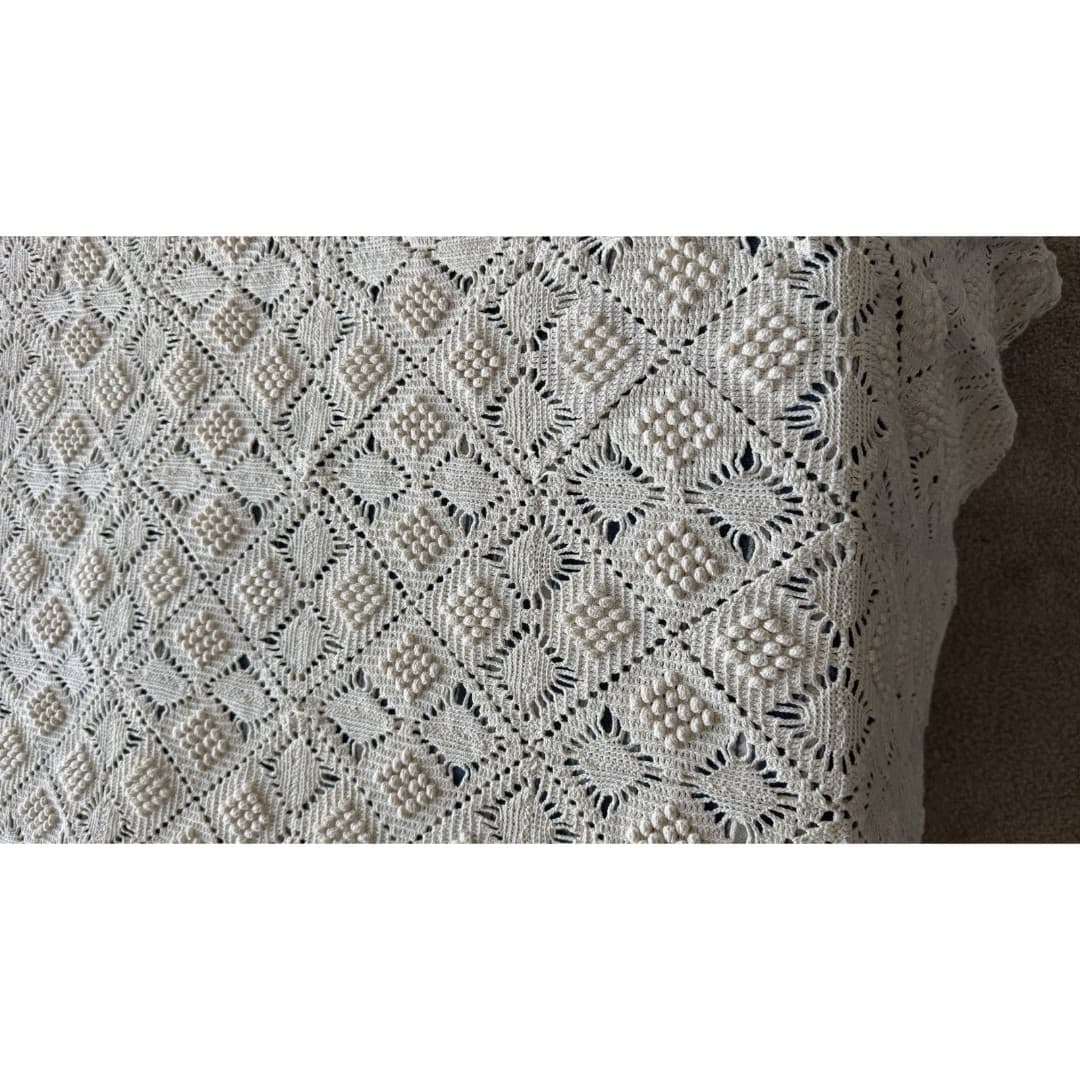 Vintage Handmade Crochet Diamond Shape Beige Coverlet Blanket 99x78 - Thumbnail 10