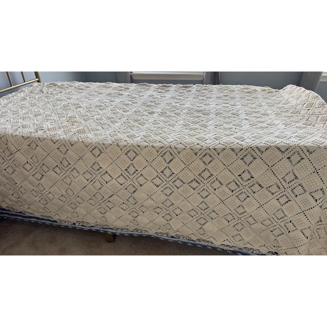 Vintage Handmade Crochet Diamond Shape Beige Coverlet Blanket 99x78 - Thumbnail 8