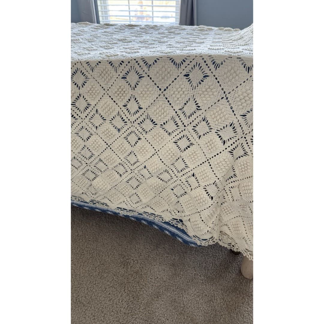 Vintage Handmade Crochet Diamond Shape Beige Coverlet Blanket 99x78 - Thumbnail 7
