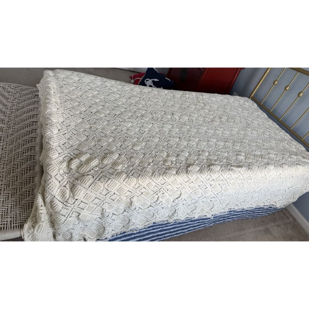 Vintage Handmade Crochet Diamond Shape Beige Coverlet Blanket 99x78 - Thumbnail 3