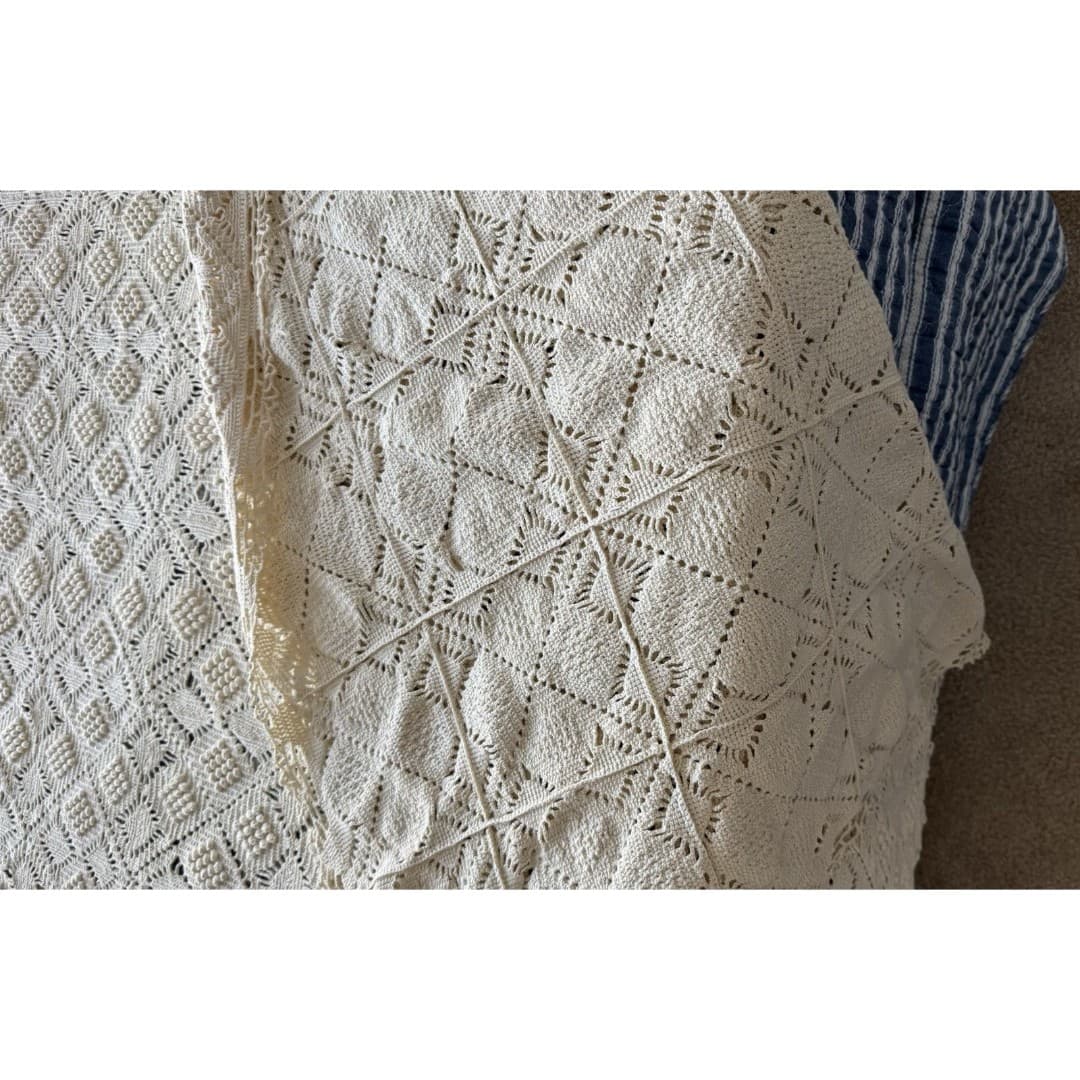 Vintage Handmade Crochet Diamond Shape Beige Coverlet Blanket 99x78 - Thumbnail 9