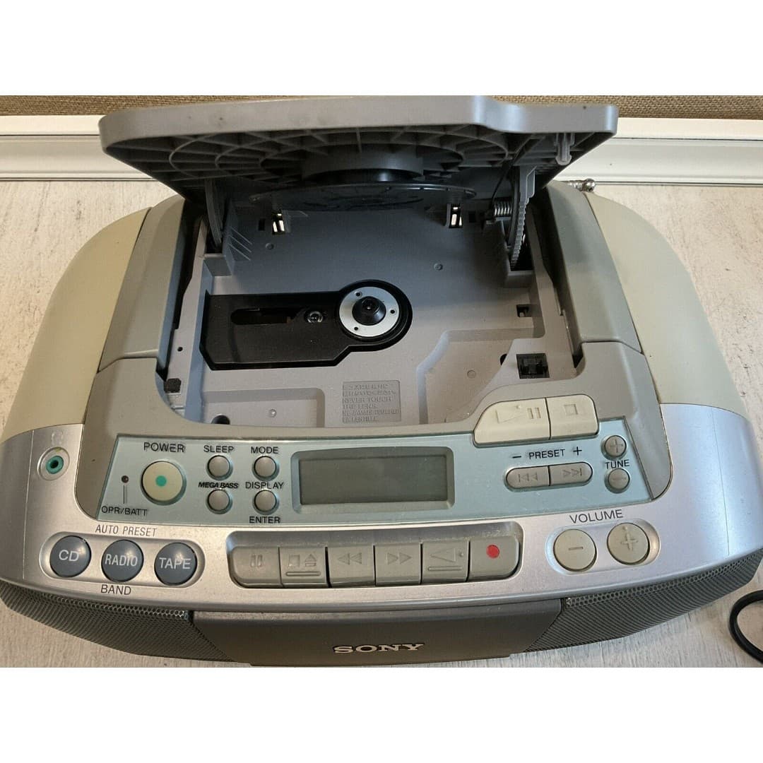 SONY CFD-S01 AM/FM RADIO CASSETTE & CD PLAYER ORIGINAL STEREO BOOMBOX W/ CABLE - Thumbnail 2
