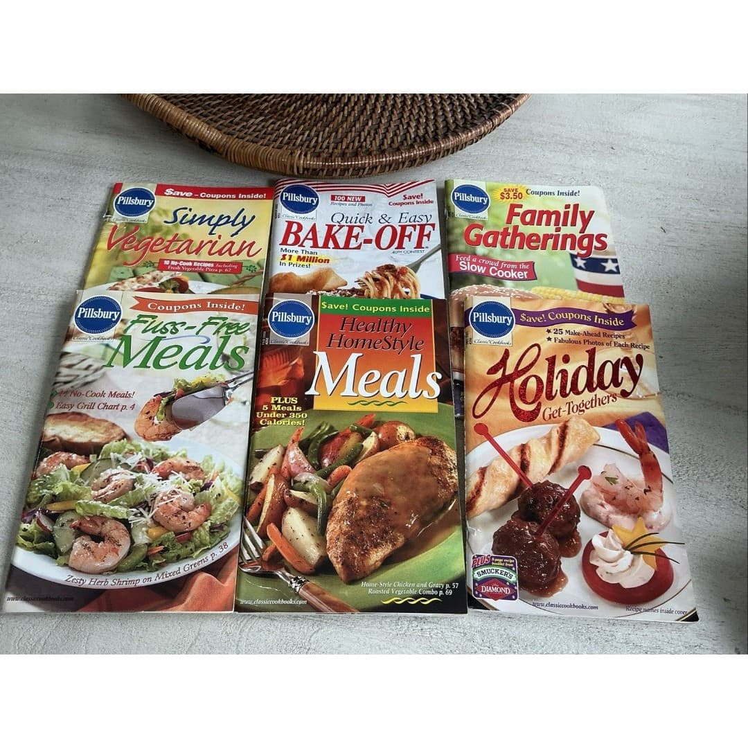 Vintage Lot of 6 Pillsbury Recipe Cookbooks Fabulous!!! Magazine Books
