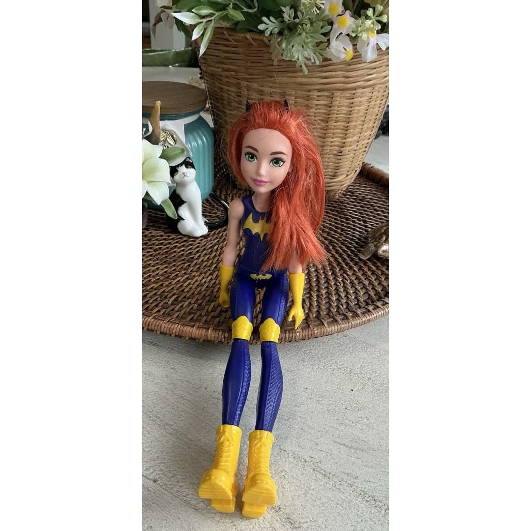 Batgirl DC Super Hero Girl Doll 2015 Mattel 12” Action Figure. - Thumbnail 4