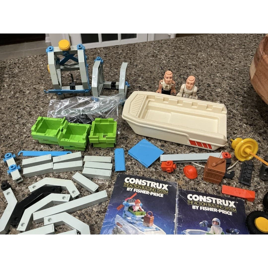 Fisher Price Construx #575 Sea/Land & #562 Spacecraft Adventure Set (No Box) - Thumbnail 4