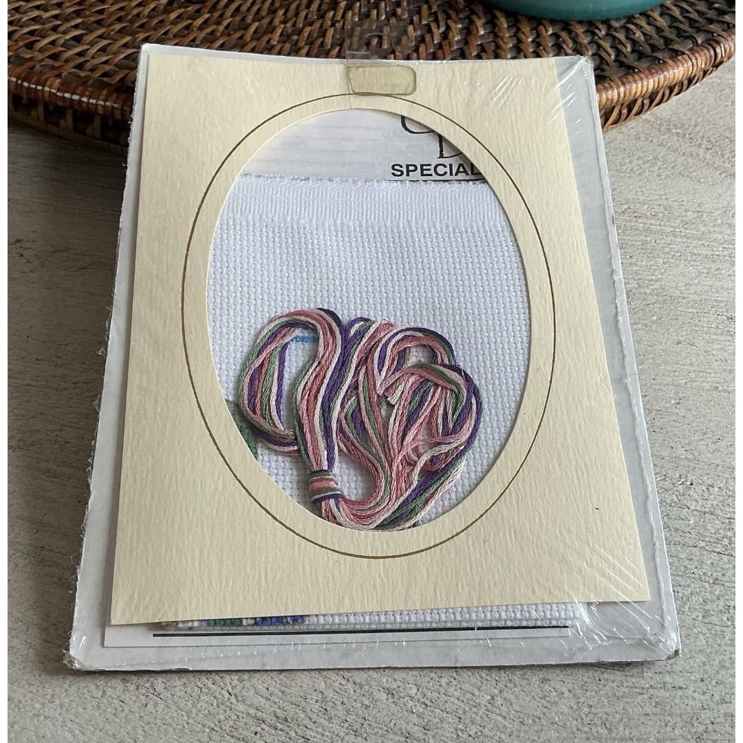 Candamar Designs "Pink Iris" Embellished Cross Stitch #5150 - Thumbnail 2
