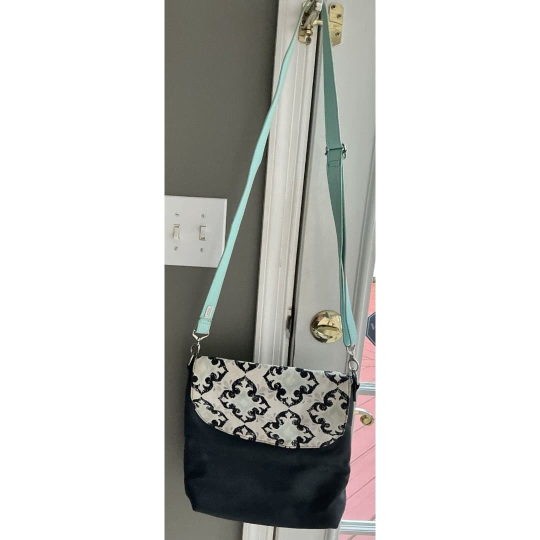 Thirty One Blue Pebble Faux Leather Navy Skies For You Crossbody Bag - Thumbnail 5