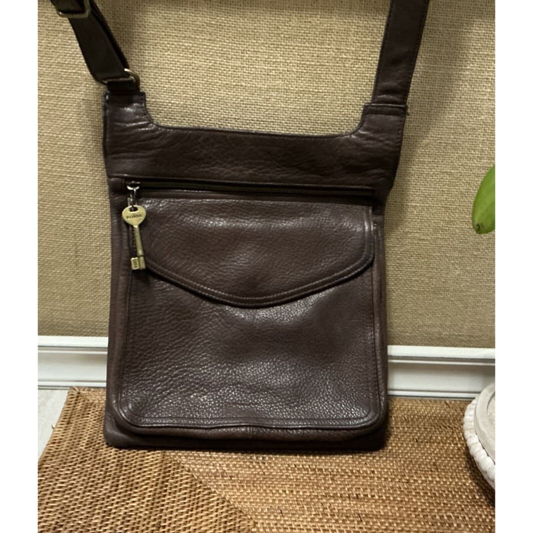 Vtg Fossil Brown Leather Crossbody Bag Purse Key #75082 American Classic