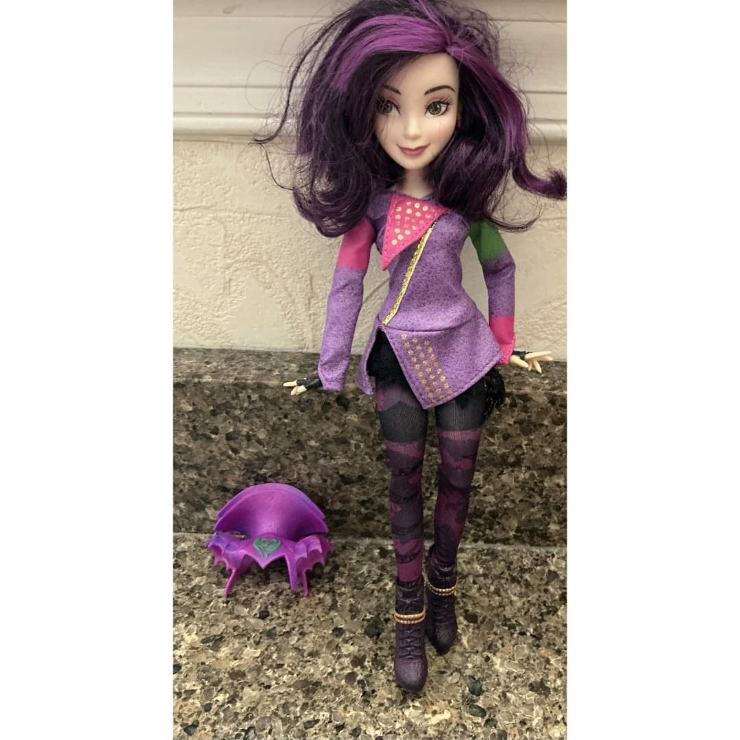 Disney Descendants Mal Isle of the Lost Doll Daughter of Maleficent 2014 Hasbro