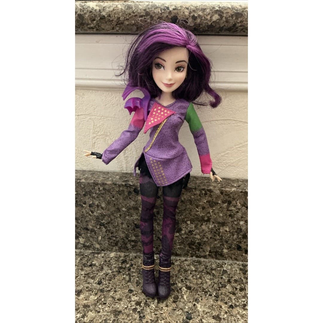 Disney Descendants Mal Isle of the Lost Doll Daughter of Maleficent 2014 Hasbro - Thumbnail 2