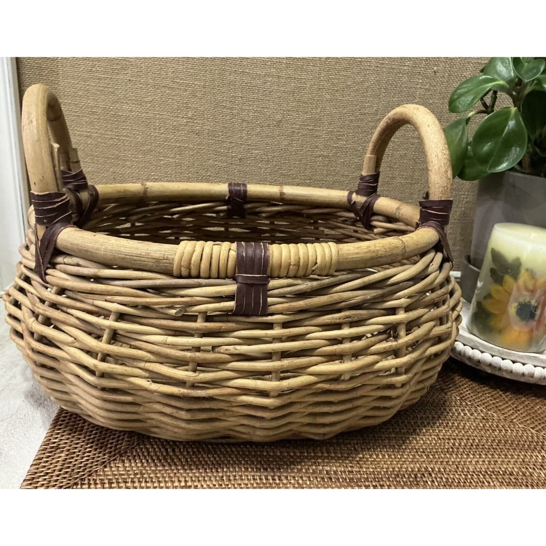 Vtg Bamboo & Wicker 11x14 Oval Basket W/Leather Trim And 2 Handles - Thumbnail 5