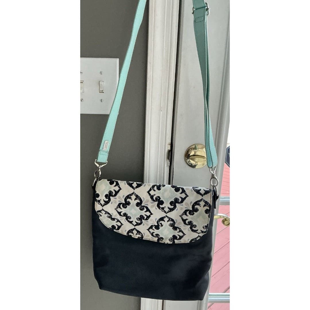 Thirty One Blue Pebble Faux Leather Navy Skies For You Crossbody Bag - Thumbnail 4
