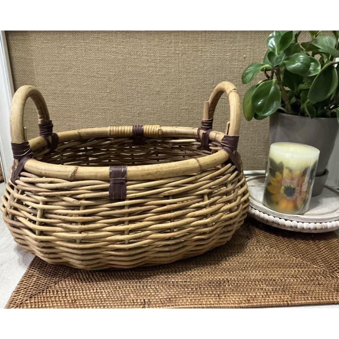 Vtg Bamboo & Wicker 11x14 Oval Basket W/Leather Trim And 2 Handles