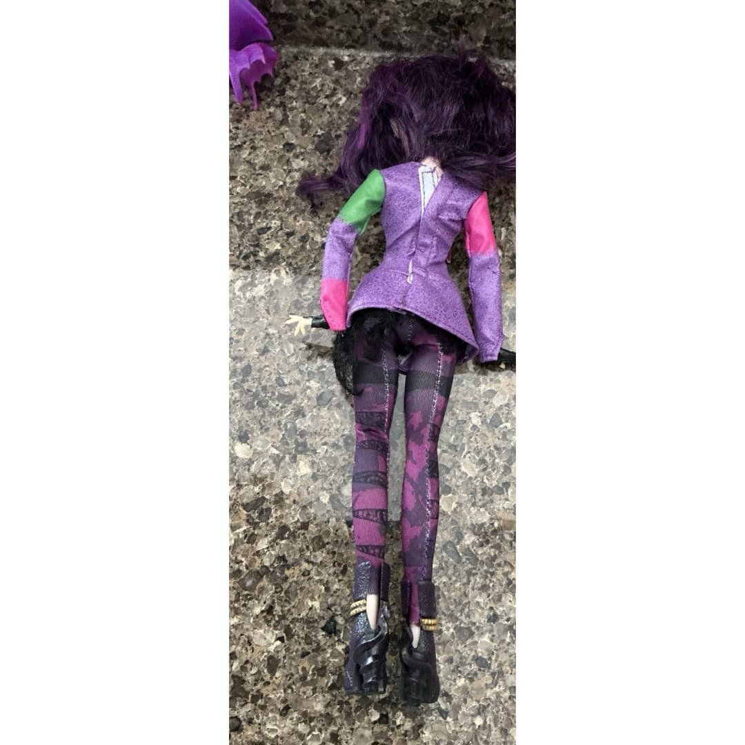 Disney Descendants Mal Isle of the Lost Doll Daughter of Maleficent 2014 Hasbro - Thumbnail 5