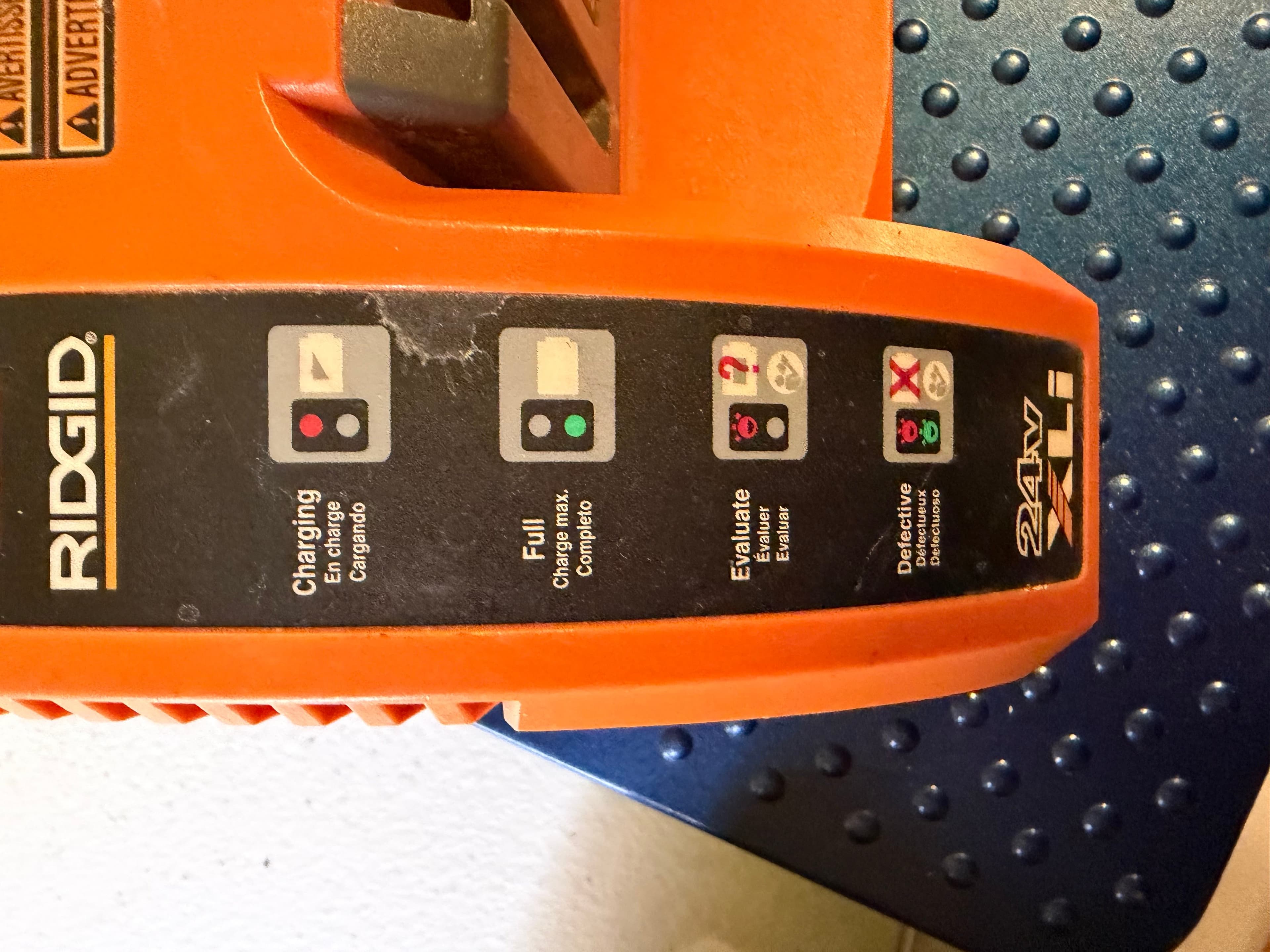 RIDGID 24V XLi Battery Charger Orange - Thumbnail 2