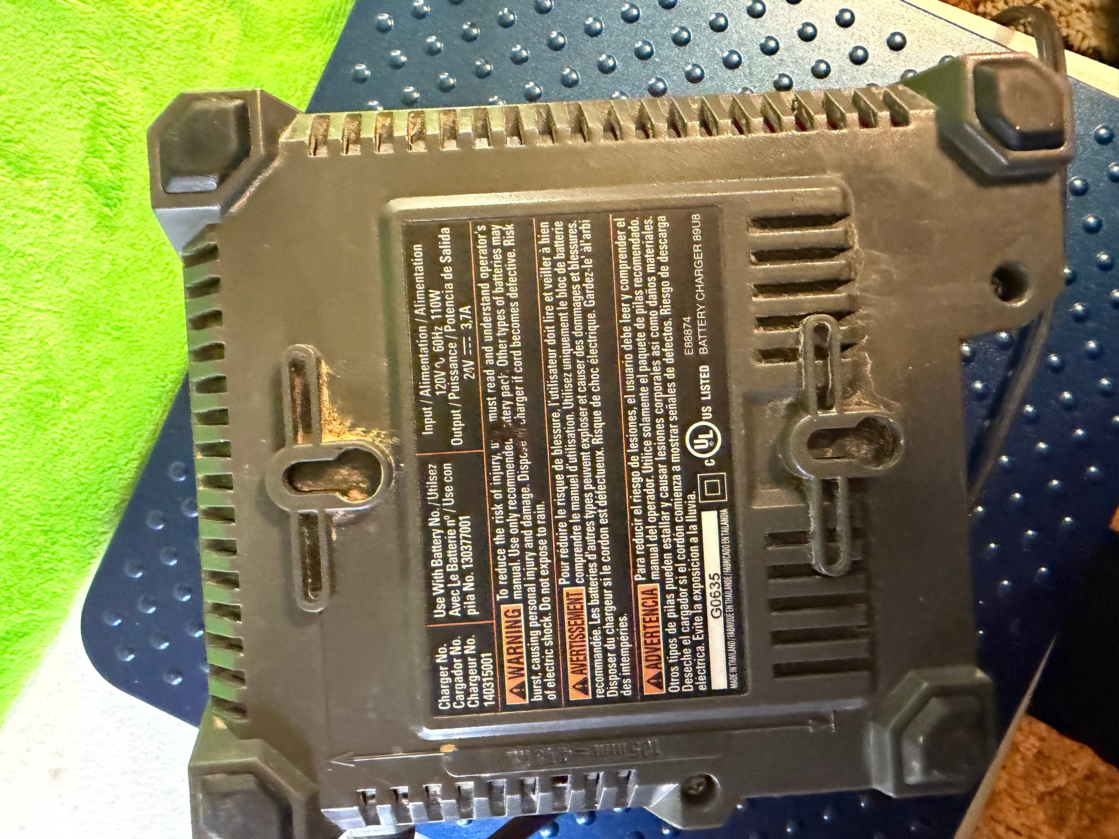 RIDGID 24V XLi Battery Charger Orange - Thumbnail 3
