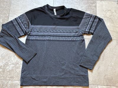 Lululemon Sweater Adult Medium Gray Black Textured Knit Crewneck Pullover Girl