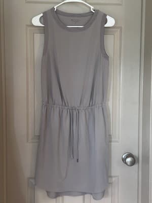 Athleta Rincon Dress Women's Size XS Cinch Waist Gray Athleisure Travel