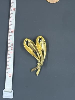 Vintage Gold Metal Flower Brooch Pin With Stunning Gems 2” - Thumbnail 3