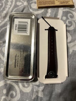 Hershey's Chocolate Limited Edition Watch in Original Tin, 100th Anniversary - Thumbnail 5