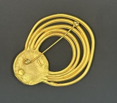 Vintage Gold Tone Brooch Pin Pendant, Unmarked, 2.5” - Thumbnail 3
