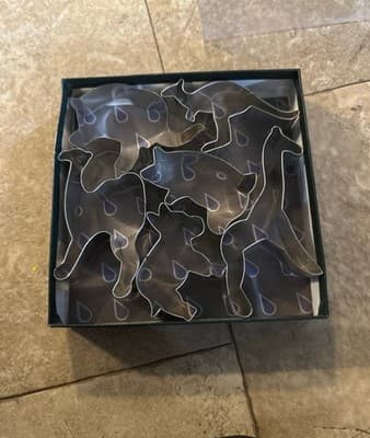 Vintage Set Of Six Metal Animal Themed Cookie Cutters With Box
