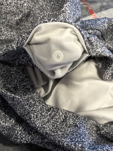 Women’s Lululemon Size 6 Leggings Heather Gray Pull On - Thumbnail 5