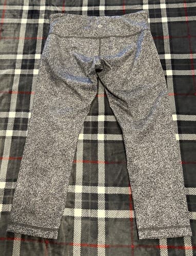 Women’s Lululemon Size 6 Leggings Heather Gray Pull On - Thumbnail 2