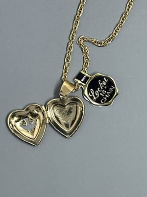 Vintage Religious Dove Heart Gold-Plated Locket on 18" Necklace - Thumbnail 4