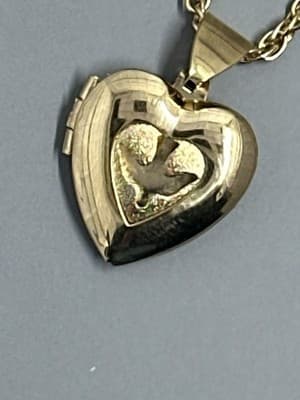 Vintage Religious Dove Heart Gold-Plated Locket on 18" Necklace - Thumbnail 3