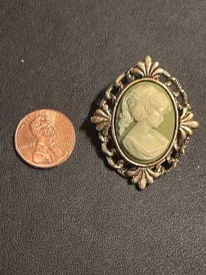 Vintage Resin Cameo Oval Gold Tone Brooch Pin Pendant Signed Peri - Thumbnail 3