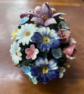 Vintage Capodimonte Italy Porceliain Hand-Painted Flower Arrangements - Thumbnail 3