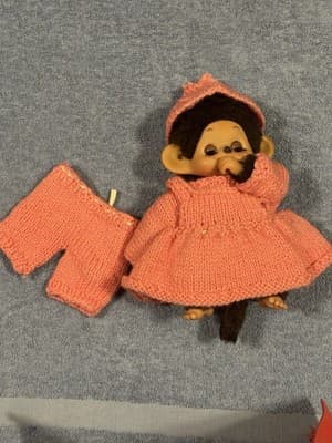 Vintage Monchichi Sleepy Eyes Thumb Sucking Pink knitted outfit! - Thumbnail 3